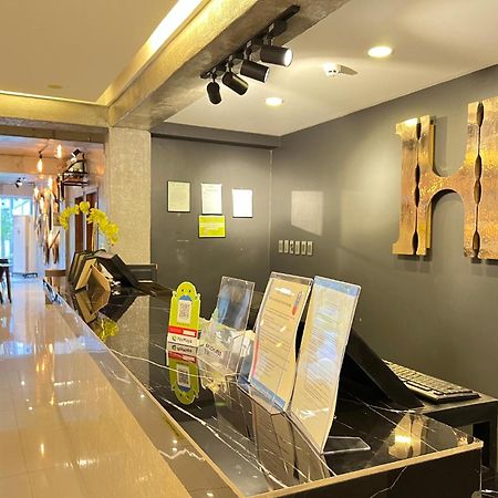 Hotel Halo Angeles City Bagian luar foto