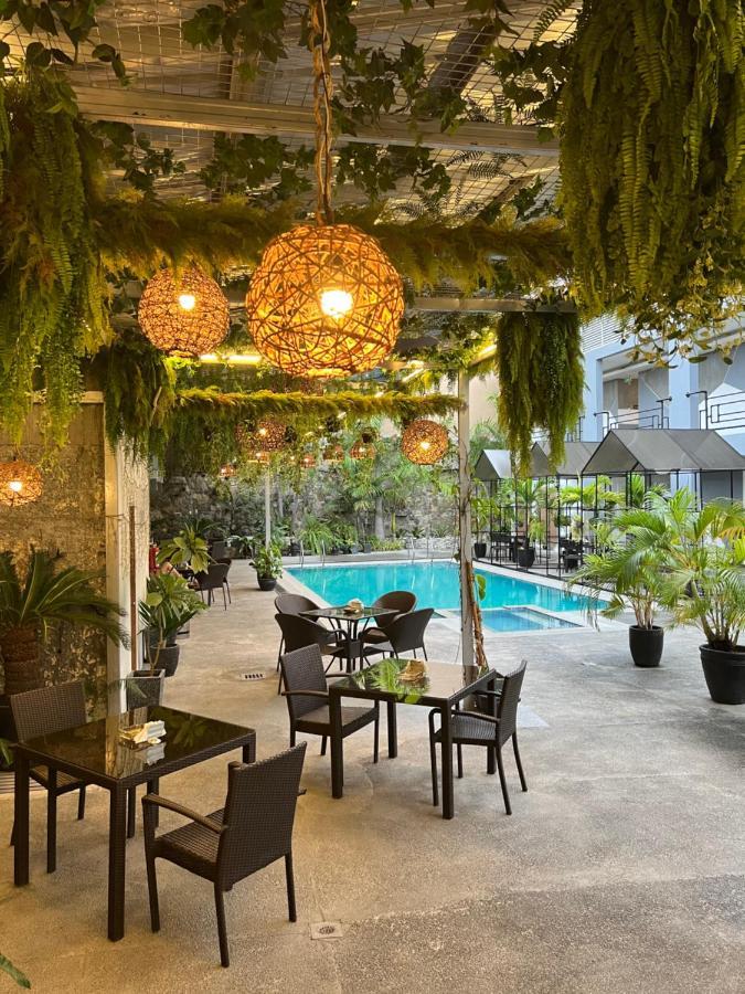 Hotel Halo Angeles City Bagian luar foto