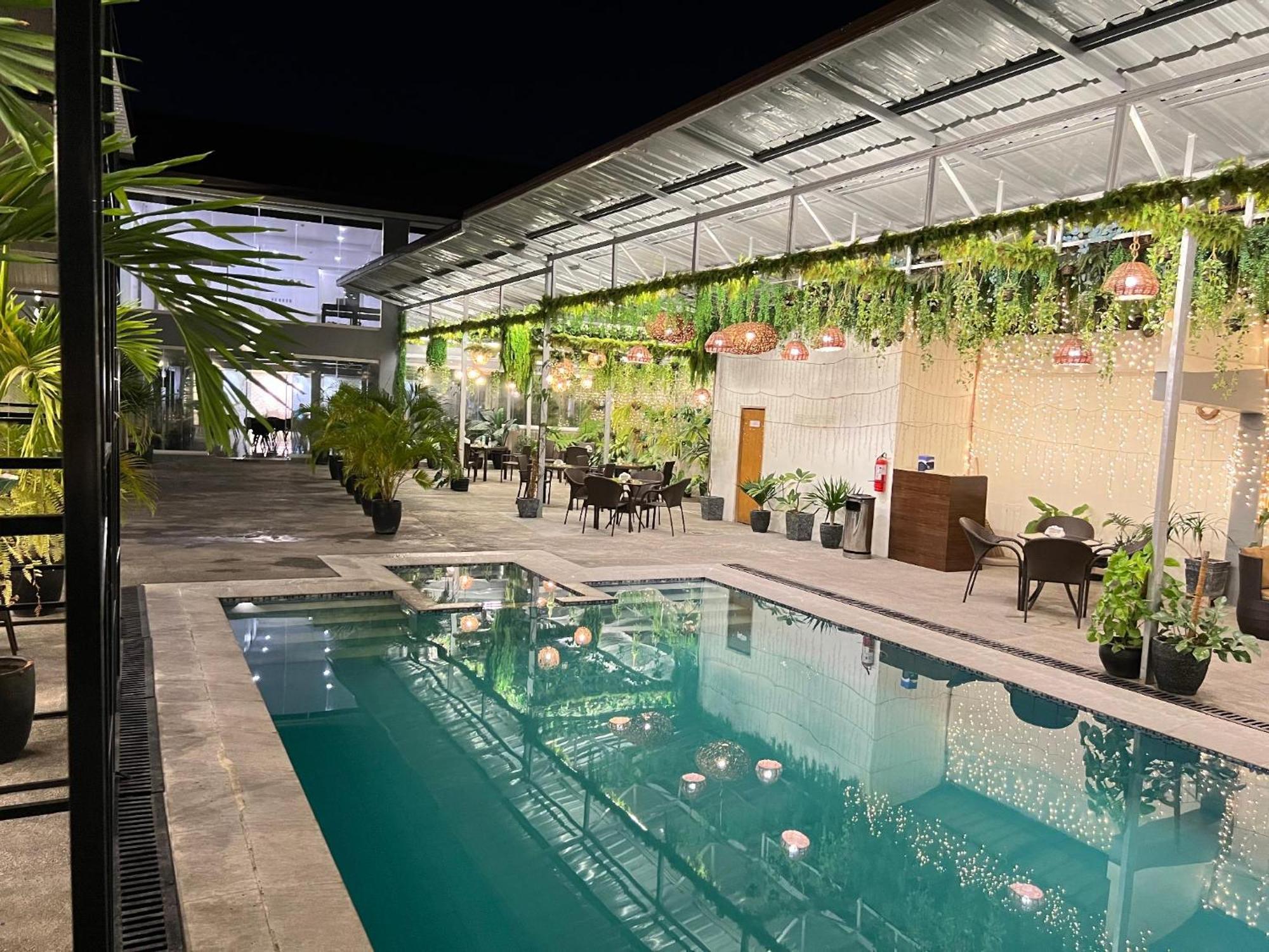 Hotel Halo Angeles City Bagian luar foto