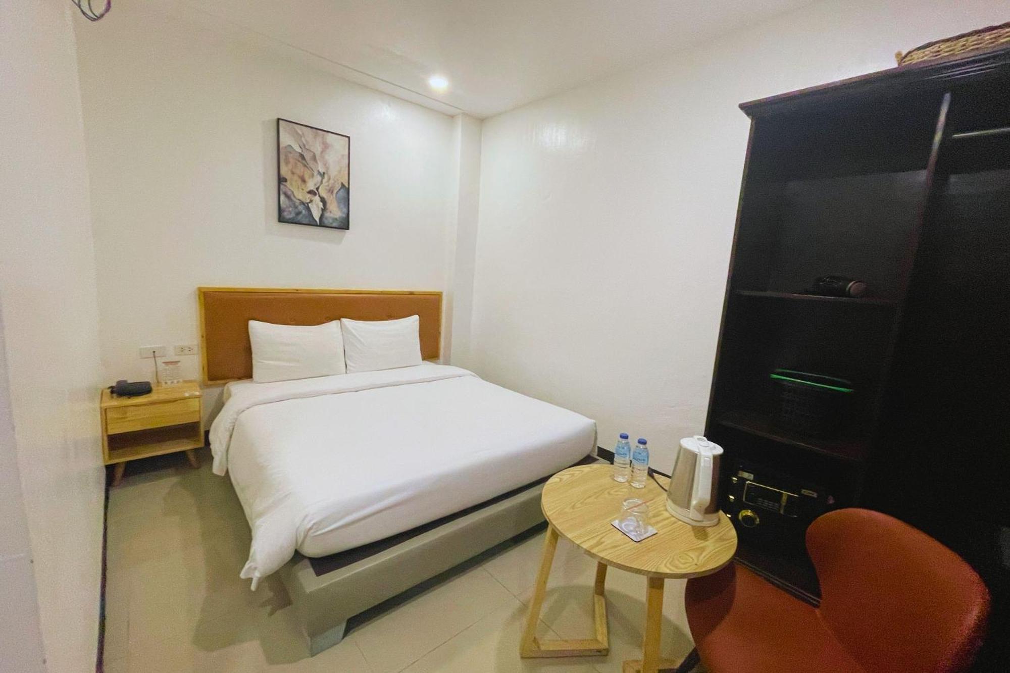 Hotel Halo Angeles City Ruang foto