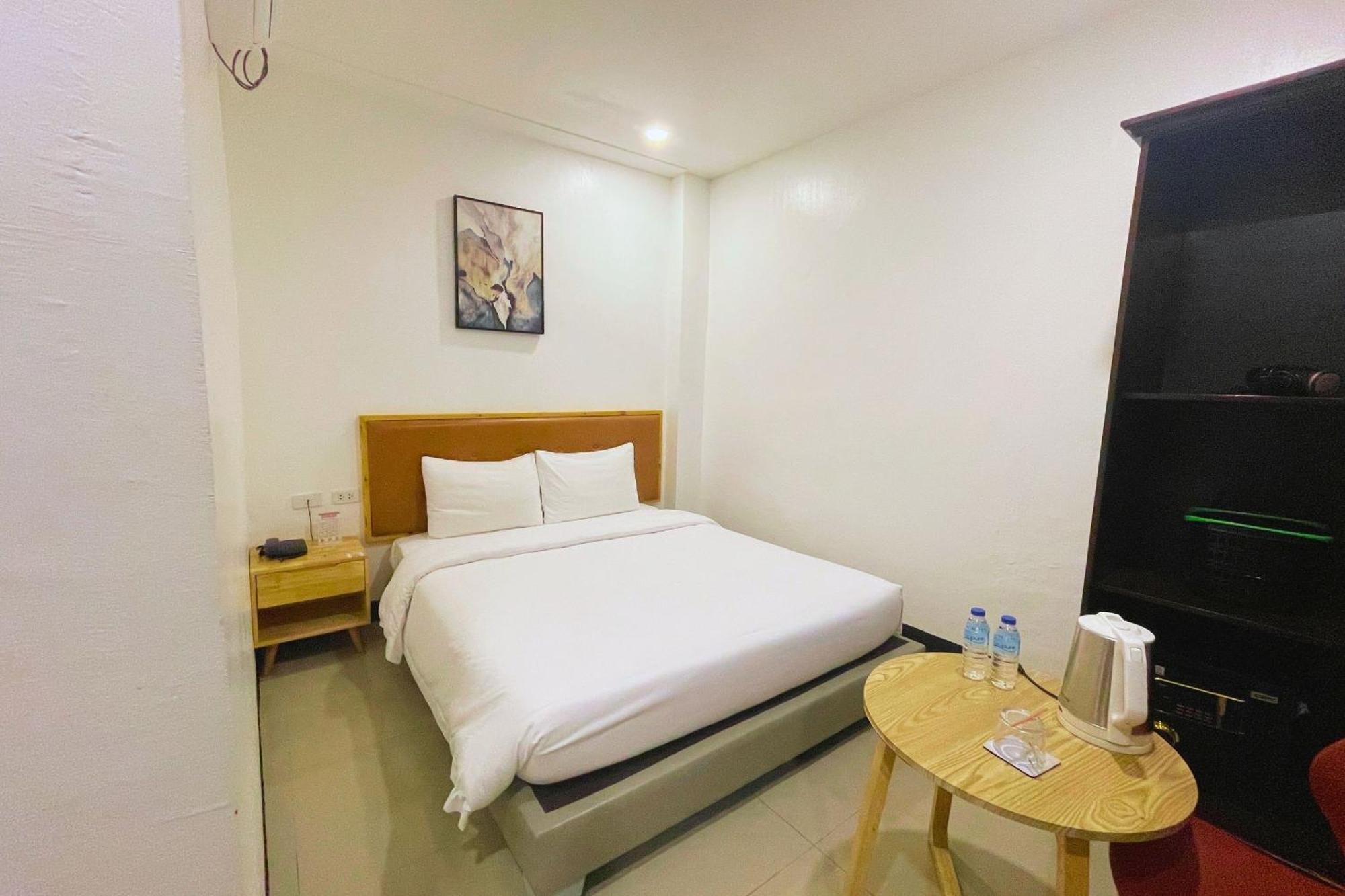 Hotel Halo Angeles City Ruang foto