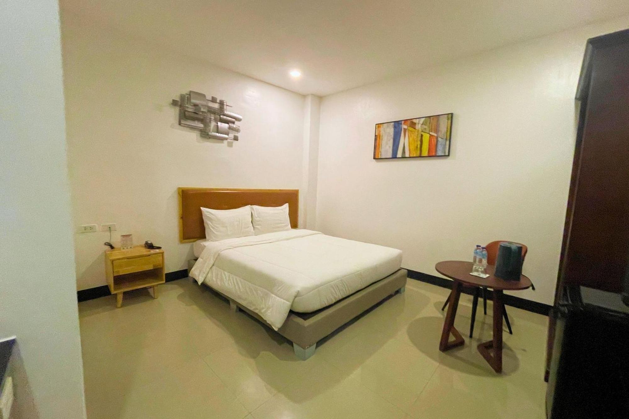 Hotel Halo Angeles City Ruang foto